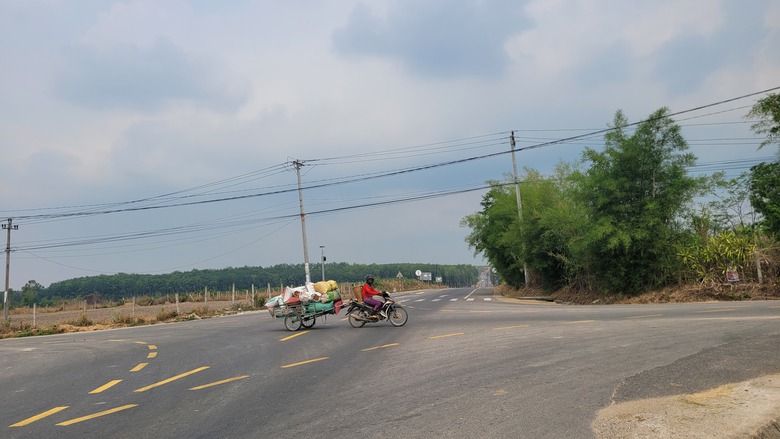 Th&ecirc;m nhiều giải ph&aacute;p đảm bảo ATGT tr&ecirc;n tuyến tr&aacute;nh TP Kon Tum- Ảnh 2.