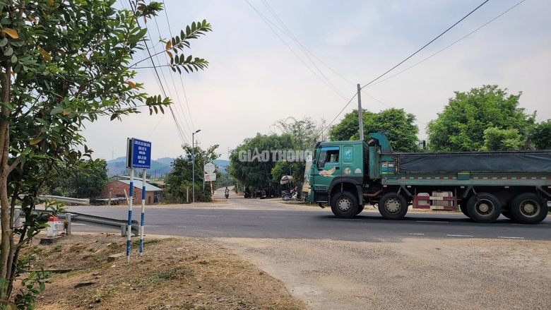 Th&ecirc;m nhiều giải ph&aacute;p đảm bảo ATGT tr&ecirc;n tuyến tr&aacute;nh TP Kon Tum- Ảnh 1.