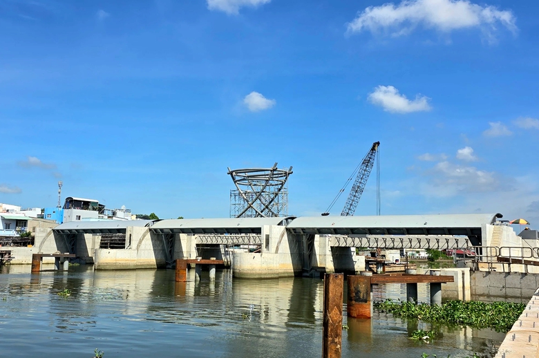 Loạt cống ngăn triều kỳ vọng gi&uacute;p Cần Thơ tho&aacute;t ngập khi mưa lớn, triều cường- Ảnh 2.