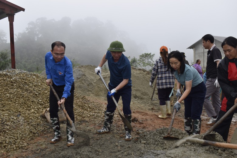 Tuy&ecirc;n Quang: Khởi c&ocirc;ng ng&ocirc;i nh&agrave; 15/10 do B&aacute;o Giao th&ocirc;ng t&agrave;i trợ- Ảnh 4.