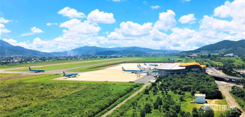 Sân bay Liên Khương - bông dã quỳ khoe sắc trên cao nguyên xanh- Ảnh 10. Sân bay Liên Khương - bông dã quỳ khoe sắc trên cao nguyên xanh- Ảnh 10.