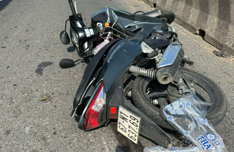 Va chạm trên QL51, hai bà cháu tử vong- Ảnh 1. Va chạm trên QL51, hai bà cháu tử vong- Ảnh 1.