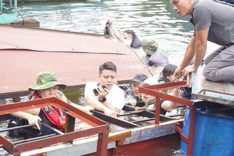 Lật cầu phao ở Bắc Kạn: 20 người rơi xuống hồ Ba Bể được hỗ trợ t&agrave;i sản- Ảnh 1.