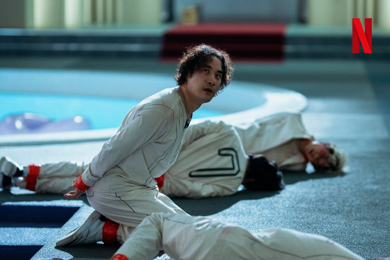 Series "The 8 show" đang gây sốt có vượt qua được cái bóng "Squid game"?- Ảnh 4. Series "The 8 show" đang gây sốt có vượt qua được cái bóng "Squid game"?- Ảnh 4.