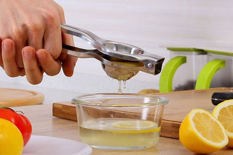 Nước chanh rất tốt nhưng chỉ th&ecirc;m thứ gia vị n&agrave;y, kh&ocirc;ng cần lo đi kh&aacute;m bệnh- Ảnh 1.