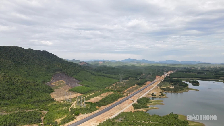 Tiến độ thần tốc tr&ecirc;n cao tốc Bắc - Nam qua Quảng B&igrave;nh- Ảnh 1.