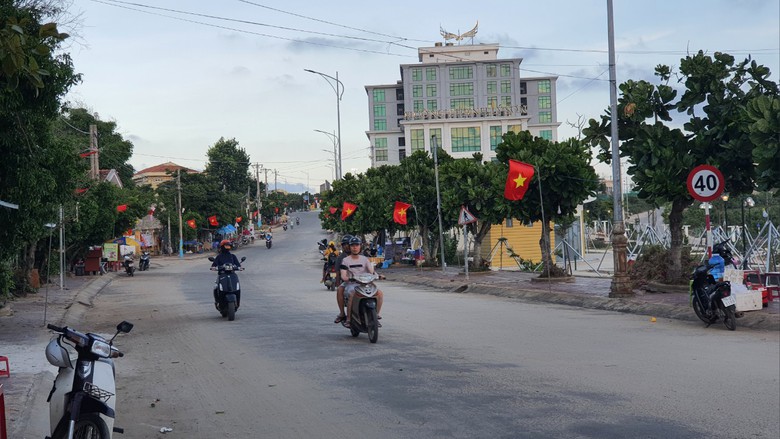 Quảng Ng&atilde;i: Huyện 10km2 giữa đại dương xin kh&ocirc;ng s&aacute;p nhập- Ảnh 2.