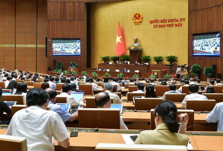 Người lao động s&aacute;ng l&agrave;m cho chủ n&agrave;y, tối l&agrave;m chủ kh&aacute;c, kh&oacute; bắt buộc đ&oacute;ng bảo hiểm- Ảnh 2.