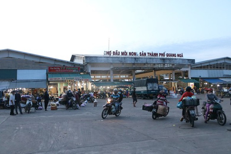 Quảng Ngãi: 6 người nhập viện cấp cứu sau ăn bánh mì- Ảnh 1. Quảng Ngãi: 6 người nhập viện cấp cứu sau ăn bánh mì- Ảnh 1.