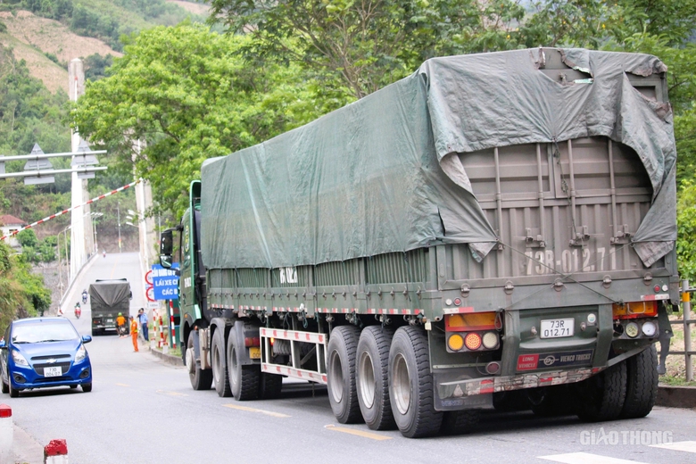 Xe tải qua đường HCM tăng đột biến, Quảng Trị đề nghị x&acirc;y cầu Đakr&ocirc;ng mới- Ảnh 3.