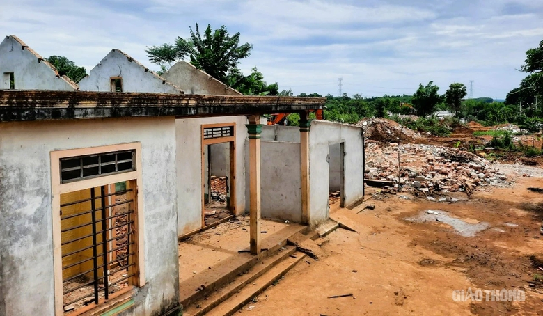 Bảo vệ thi công, bàn giao thêm mặt bằng dự án cao tốc Vạn Ninh - Cam Lộ- Ảnh 4. Bảo vệ thi công, bàn giao thêm mặt bằng dự án cao tốc Vạn Ninh - Cam Lộ- Ảnh 4.