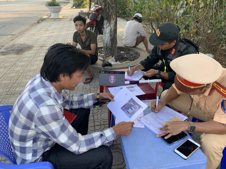 L&acirc;m Đồng y&ecirc;u cầu chủ tịch UBND huyện, th&agrave;nh phố nghi&ecirc;m t&uacute;c kiểm điểm v&igrave; để TNGT tăng- Ảnh 1.