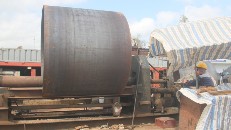 Rộn vang tiếng m&aacute;y tr&ecirc;n c&ocirc;ng trường cầu Đại Ng&atilde;i 2- Ảnh 2.