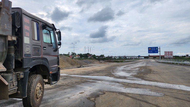 L&agrave;m ng&agrave;y, l&agrave;m đ&ecirc;m để r&uacute;t ngắn tiến độ thi c&ocirc;ng n&uacute;t giao cao tốc đa tầng 1.400 tỷ đồng- Ảnh 16.