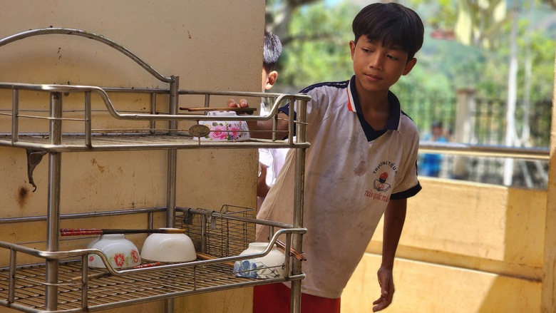 Những bữa cơm nội tr&uacute; đặc biệt nơi rẻo cao Ba Lế- Ảnh 8.