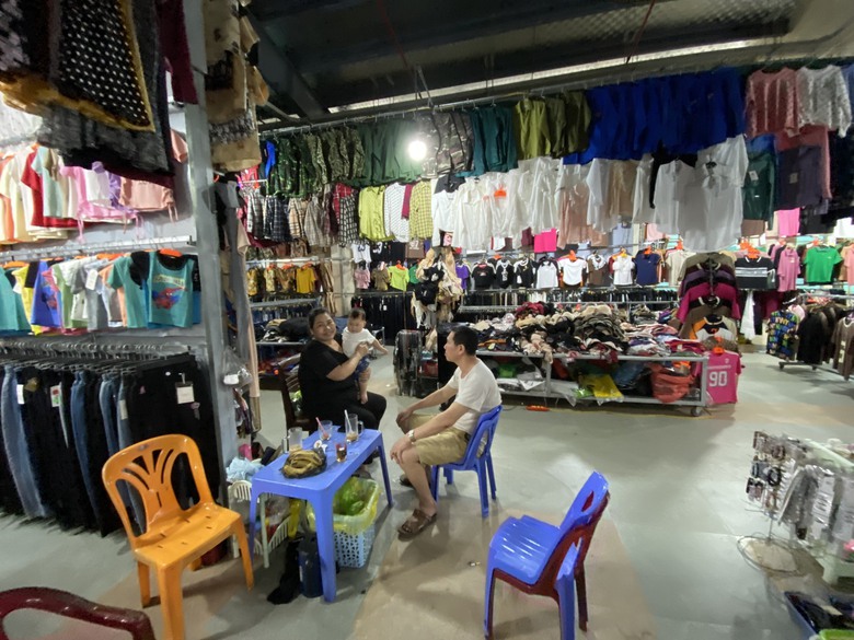 Quảng Ninh: Thiếu đường trục ch&iacute;nh, chợ triệu đ&ocirc; ế ẩm- Ảnh 3.