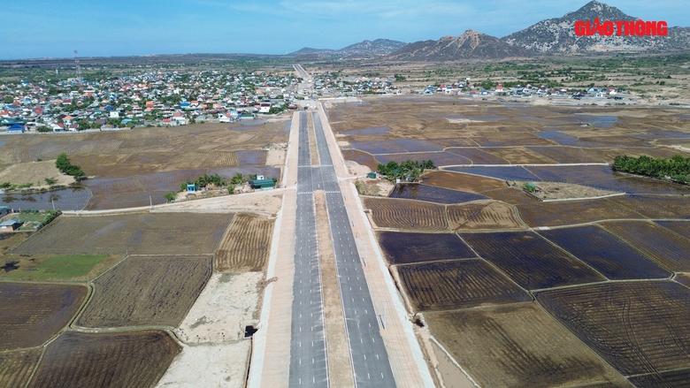 Đường nối QL1 ra ven biển ở Ninh Thuận sẽ th&ocirc;ng xe cuối th&aacute;ng 6- Ảnh 2.