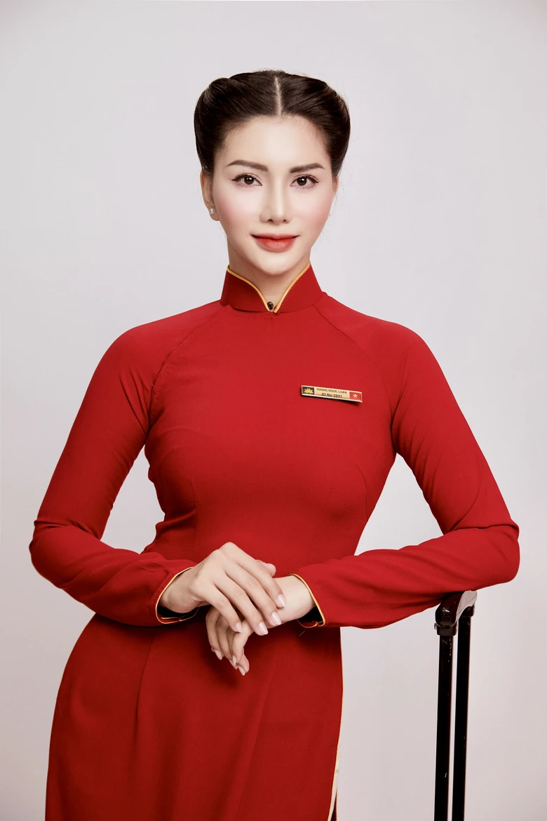 Ngắm nhan sắc "Hoa hậu h&agrave;ng kh&ocirc;ng" Loan Vương qua trang phục &aacute;o d&agrave;i- Ảnh 6.