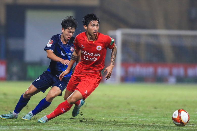 Đại gia V-League chia tay Đo&agrave;n Văn Hậu "dọn đường" đ&oacute;n sao Việt kiều?- Ảnh 2.