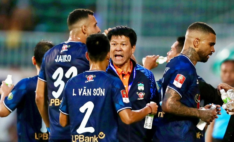 Sau chuỗi trận khiến cả V-League trầm trồ, HAGL lại đối diện m&ugrave;a giải thảm họa- Ảnh 1.