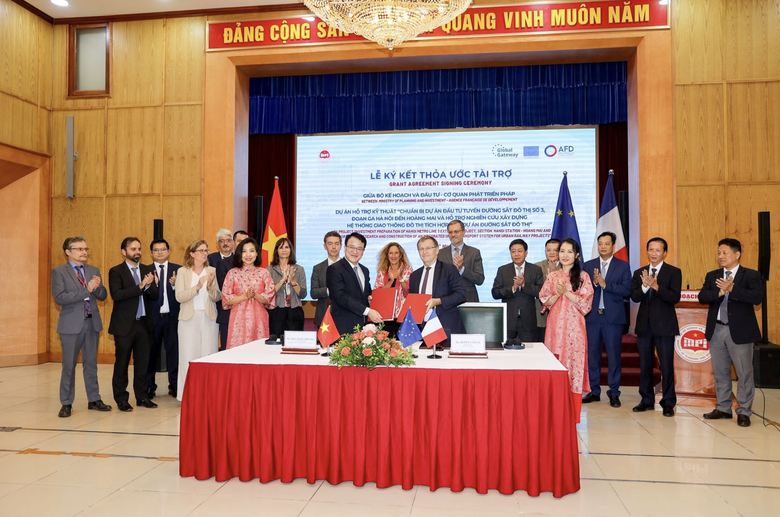 EU sẽ hỗ trợ Việt Nam một số dự &aacute;n giao th&ocirc;ng sạch, bền vững- Ảnh 2.