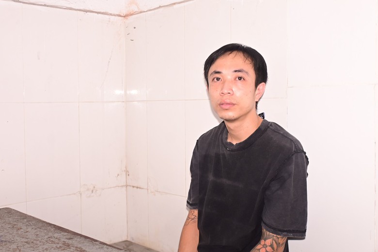 Bắt đối tượng xin đi nhờ để đưa cơm cho vợ rồi cướp xe m&aacute;y điện của học sinh- Ảnh 1.