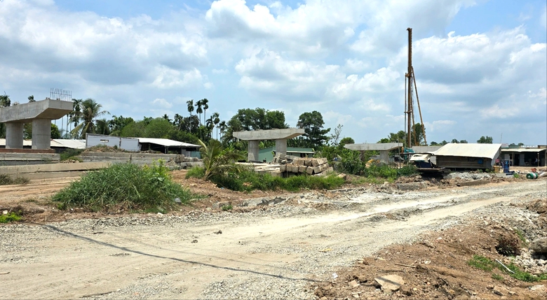 V&igrave; sao gi&aacute; bồi thường một số loại đất ở đường V&agrave;nh đai ph&iacute;a T&acirc;y Cần Thơ tăng 75 lần?- Ảnh 1.