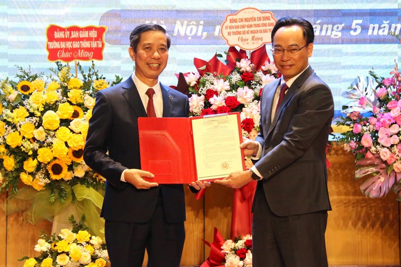 Trường Đại học GTVT có tân Chủ tịch Hội đồng trường- Ảnh 1. Trường Đại học GTVT có tân Chủ tịch Hội đồng trường- Ảnh 1.