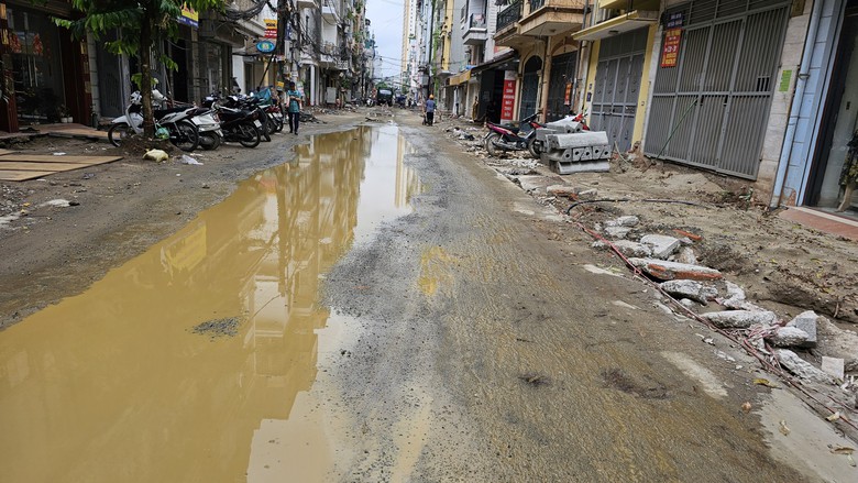 Bất an công trường thi công đường vào 5 trường học- Ảnh 1. Bất an công trường thi công đường vào 5 trường học- Ảnh 1.