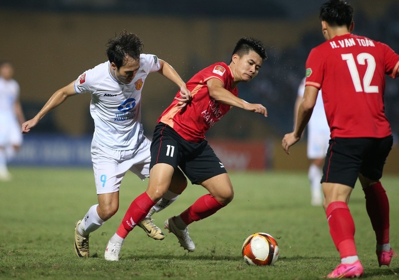 V-League: Quang Hải lập siêu phẩm, CAHN vẫn thua đau trên sân nhà- Ảnh 1. V-League: Quang Hải lập siêu phẩm, CAHN vẫn thua đau trên sân nhà- Ảnh 1.