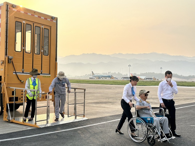 Khách qua sân bay Điện Biên tăng gấp 5 lần ngày thường- Ảnh 2. Khách qua sân bay Điện Biên tăng gấp 5 lần ngày thường- Ảnh 2.