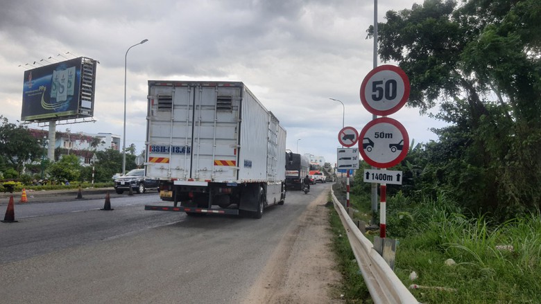 Cầu Tr&agrave; Kh&uacute;c 2 sửa chữa trong 50 ng&agrave;y, phương tiện Bắc - Nam đi đường n&agrave;o qua Quảng Ng&atilde;i?- Ảnh 1.