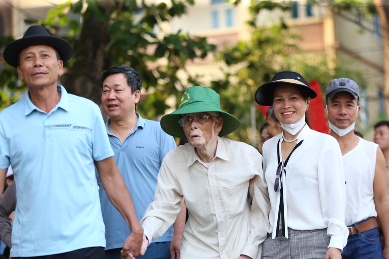 12 nghìn người tham gia, lễ diễu binh, diễu hành tại Điện Biên Phủ có gì đặc biệt?- Ảnh 15. 12 nghìn người tham gia, lễ diễu binh, diễu hành tại Điện Biên Phủ có gì đặc biệt?- Ảnh 15.