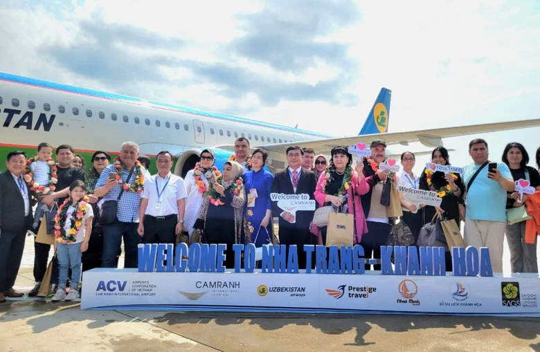 Th&ecirc;m một h&atilde;ng h&agrave;ng kh&ocirc;ng khai trương đường bay Uzbekistan - Cam Ranh- Ảnh 1.