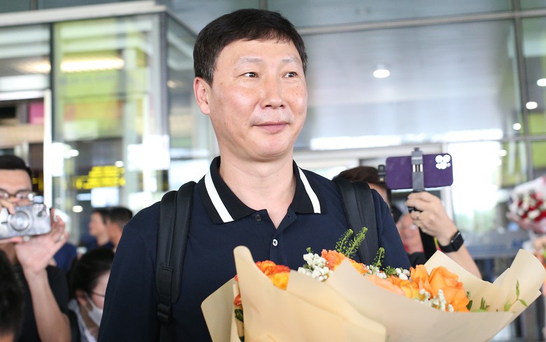 Vừa đến Việt Nam, HLV Kim Sang-sik lập tức l&agrave;m ngay việc n&agrave;y