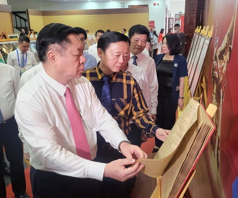 Khai trương Trung t&acirc;m b&aacute;o ch&iacute; Lễ kỷ niệm 70 năm chiến thắng Điện Bi&ecirc;n Phủ- Ảnh 1.