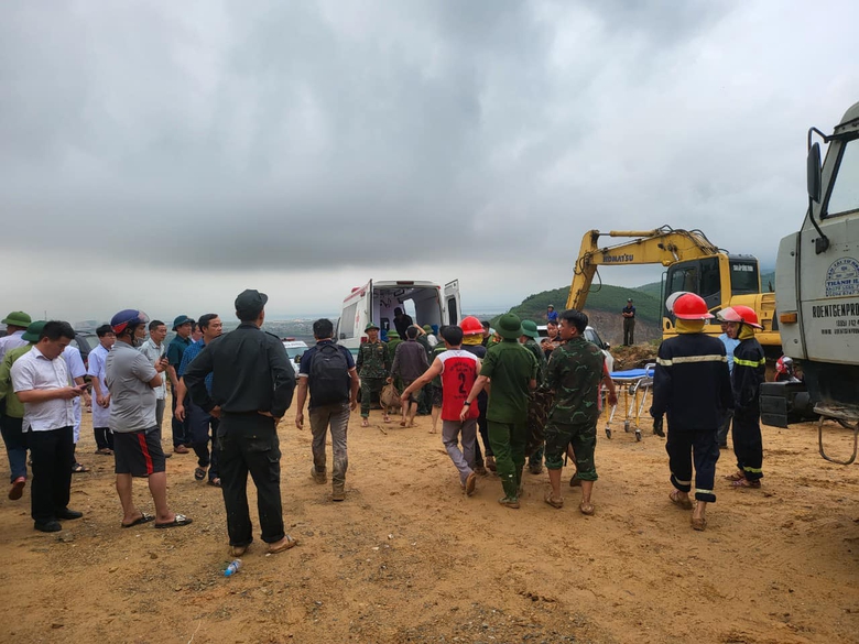 Danh tính các nạn nhân trong vụ sạt lở vùi lán công nhân ở Hà Tĩnh- Ảnh 2. Danh tính các nạn nhân trong vụ sạt lở vùi lán công nhân ở Hà Tĩnh- Ảnh 2.