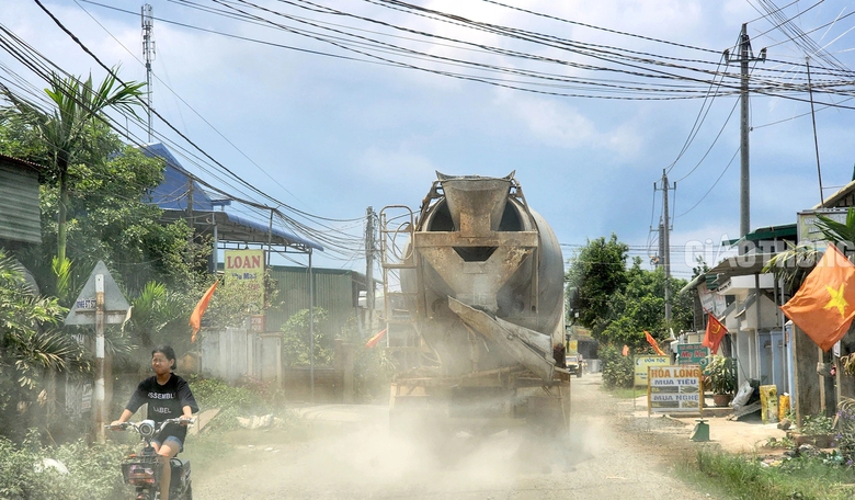 Kr&ocirc;ng Pắk (Đắk Lắk): D&acirc;n khốn khổ v&igrave; bụi, n&iacute;n thở mỗi khi đi đường- Ảnh 4.
