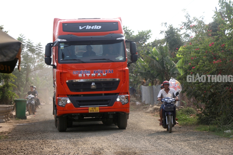 Kr&ocirc;ng Pắk (Đắk Lắk): D&acirc;n khốn khổ v&igrave; bụi, n&iacute;n thở mỗi khi đi đường- Ảnh 10.