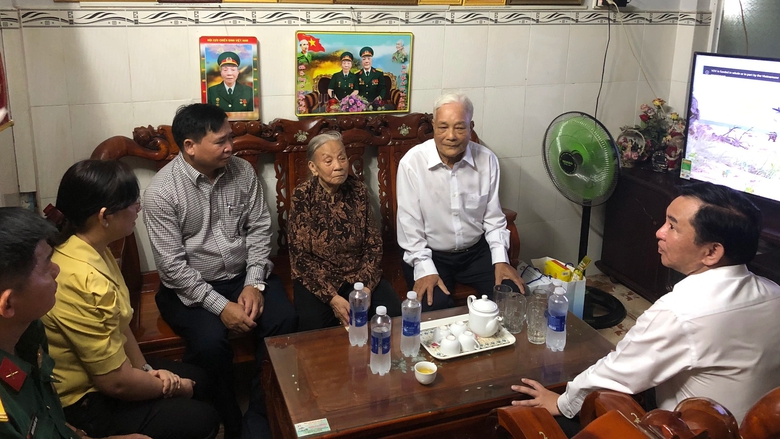 Mối tình đặc biệt của anh bộ đội và nữ dân công từ chiến dịch Điện Biên Phủ- Ảnh 4. Mối tình đặc biệt của anh bộ đội và nữ dân công từ chiến dịch Điện Biên Phủ- Ảnh 4.