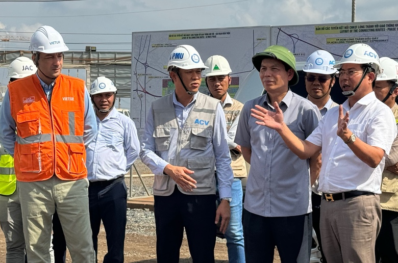 Chủ động nh&acirc;n sự, m&aacute;y m&oacute;c để tăng tốc dự &aacute;n s&acirc;n bay Long Th&agrave;nh- Ảnh 1.