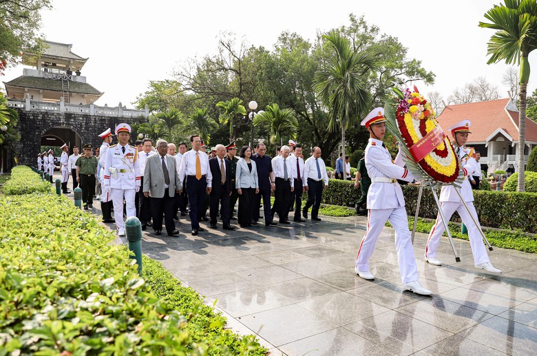 L&atilde;nh đạo Đảng, Nh&agrave; nước tri &acirc;n c&aacute;c anh h&ugrave;ng liệt sĩ tại Điện Bi&ecirc;n Phủ- Ảnh 2.