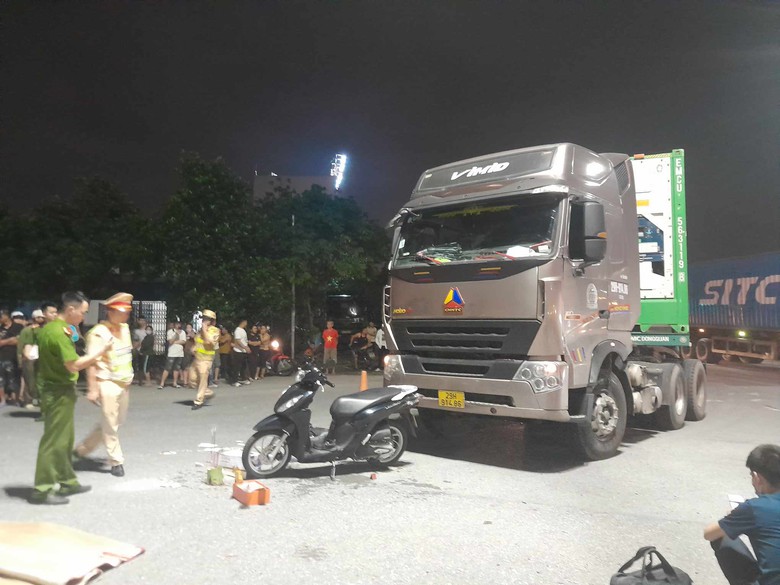 Nữ c&ocirc;ng nh&acirc;n tử vong tr&ecirc;n đường đi l&agrave;m về, để lại 2 con nhỏ mồ c&ocirc;i- Ảnh 1.