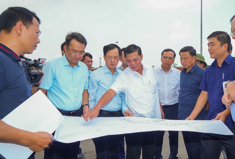 Hải Ph&ograve;ng xem x&eacute;t, hỗ trợ người lao động khi di dời cảng Ho&agrave;ng Diệu- Ảnh 1.