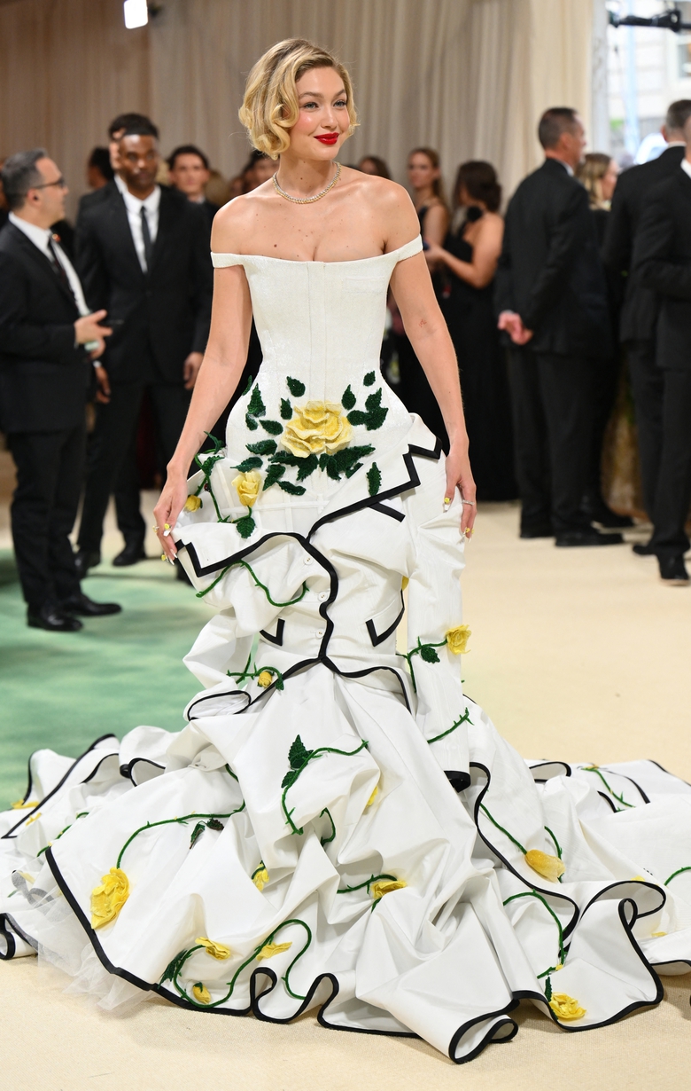 Met Gala 2024: Jennie (Blackpink), Zendaya gây sốt trên thảm đỏ- Ảnh 7. Met Gala 2024: Jennie (Blackpink), Zendaya gây sốt trên thảm đỏ- Ảnh 7.