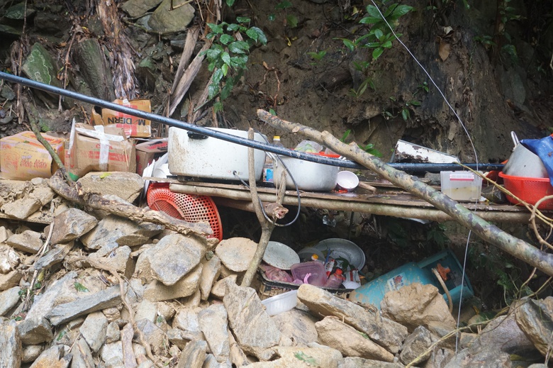 X&oacute;t xa b&agrave;n thờ tạm 3 c&ocirc;ng nh&acirc;n thi c&ocirc;ng đường điện tử vong v&igrave; sạt lở- Ảnh 10.