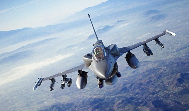 Ukraine tuy&ecirc;n bố sử dụng chiến cơ F-16, Nga ra cảnh b&aacute;o gắt- Ảnh 1.