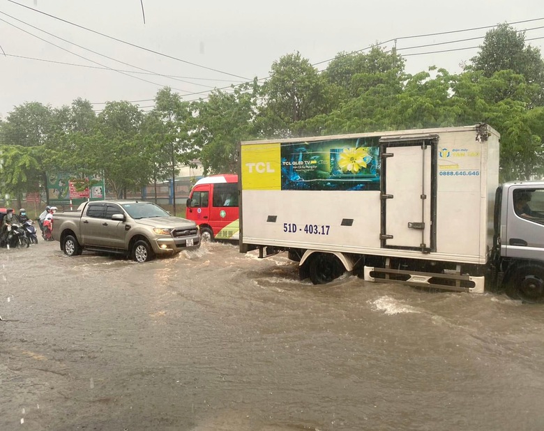 Mưa giải nhiệt g&acirc;y ngập nhiều tuyến đường ở Đồng Nai- Ảnh 6.