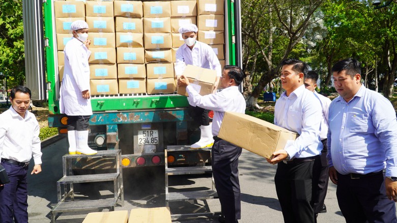 15 tấn củ sen ở Đồng Tháp lên đường sang Nhật- Ảnh 1. 15 tấn củ sen ở Đồng Tháp lên đường sang Nhật- Ảnh 1.