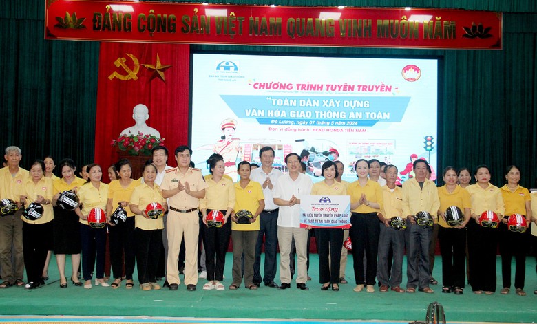 Nghệ An: Ph&aacute;t động to&agrave;n d&acirc;n x&acirc;y dựng văn h&oacute;a giao th&ocirc;ng an to&agrave;n- Ảnh 3.